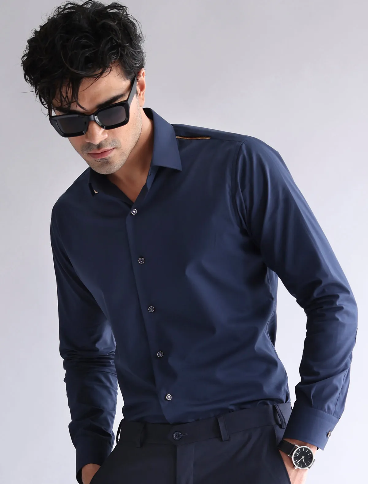 BLUE ZIP DETAILED SHIRT