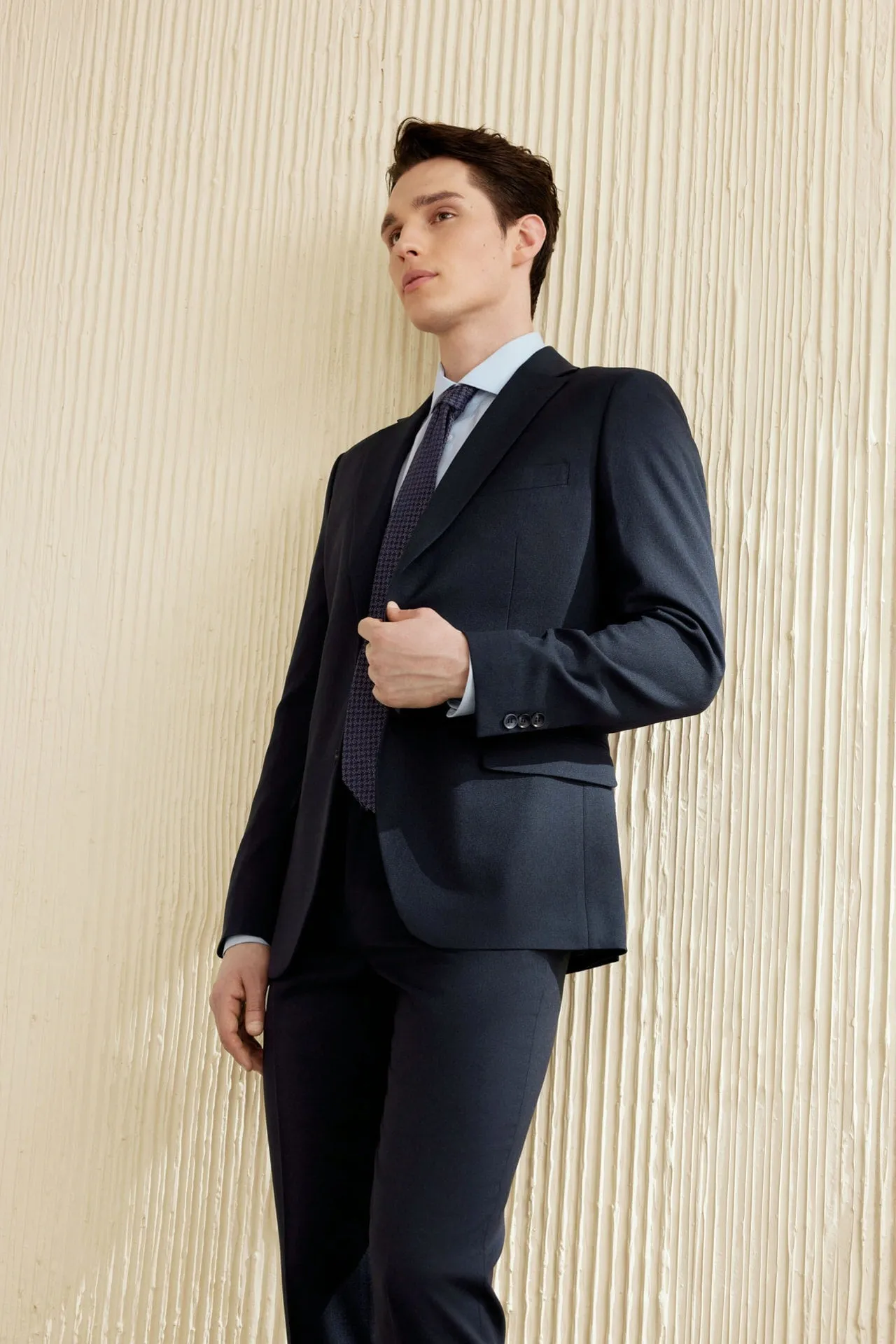 Teflon Finishing Stain Resistant Suit in Slim Fit