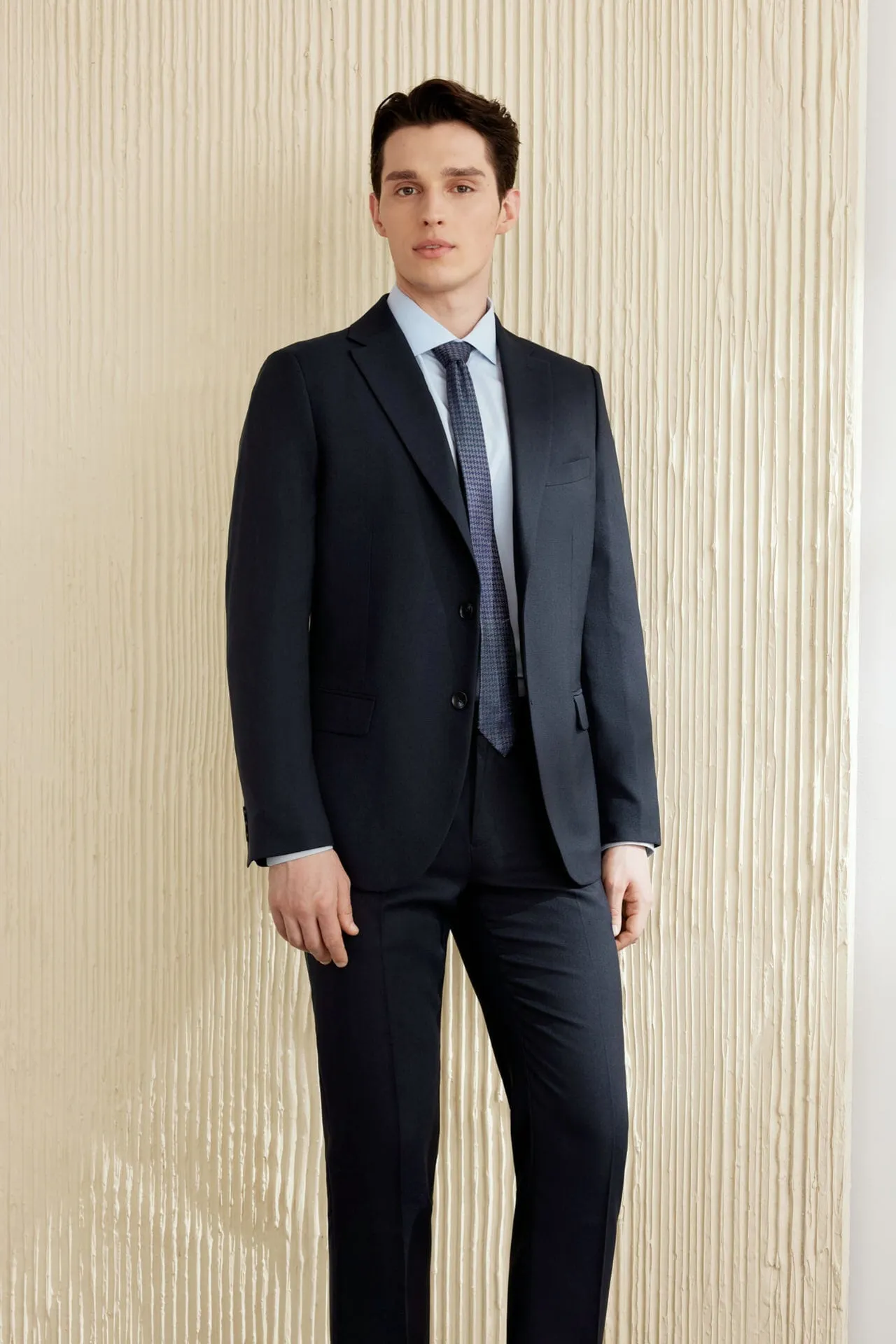 Teflon Finishing Stain Resistant Suit in Slim Fit